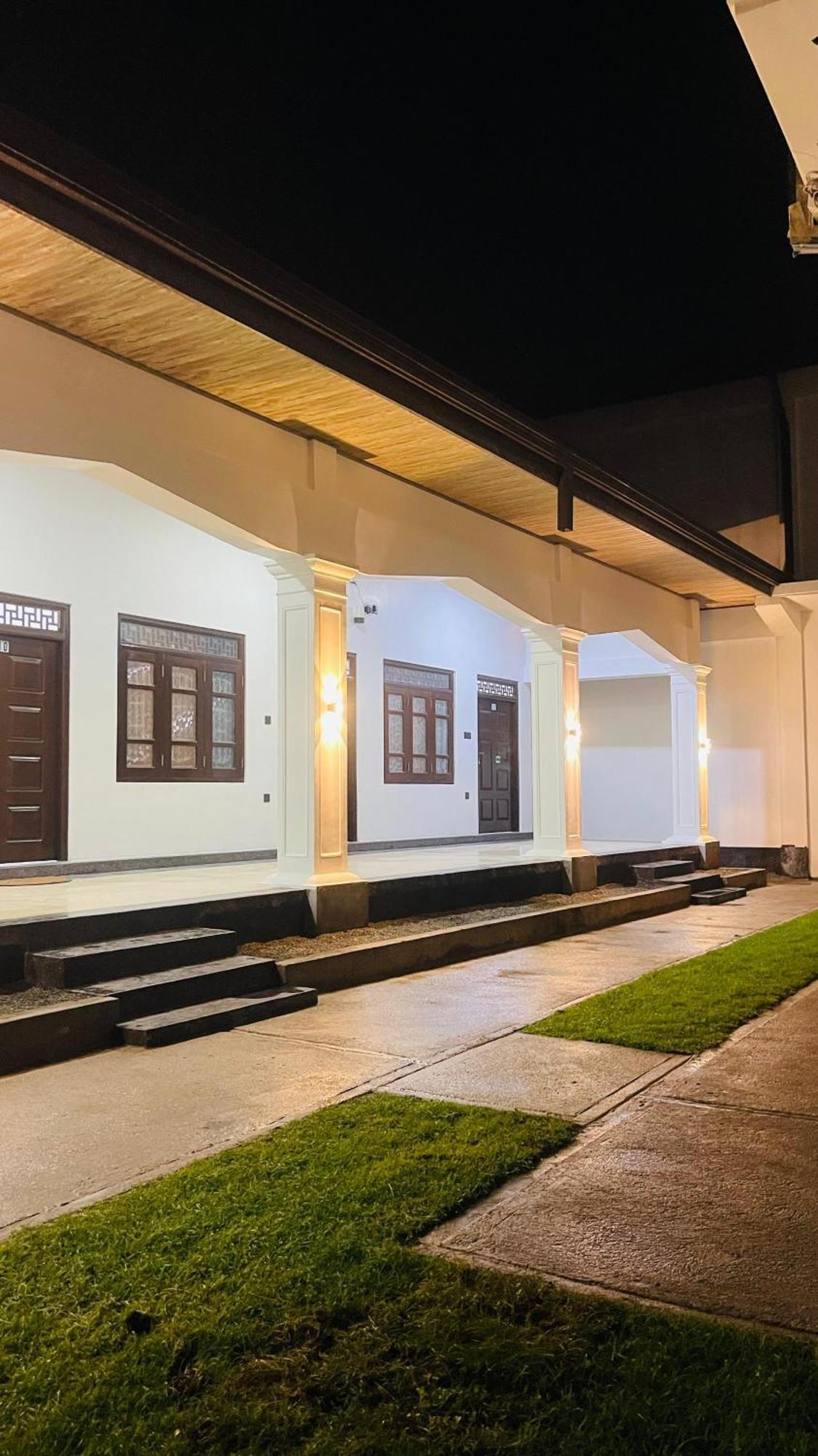 The Sanctum Hotel Talaimannar Bagian luar foto